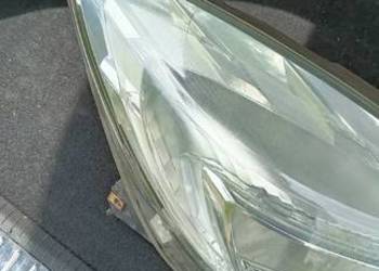 Lampa refleleflektor OPEL INSIGNIA Przód prawa Hella h7 ładna europa