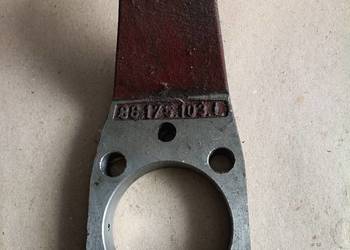 Dziwignia górna zwolnicy przedniej C385