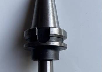 Trzpień frezarski uniwersalny BT40 fi 22 mm 80 mm