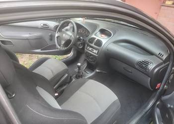 Peugeot 206 1.4 benzyna 2003 r.