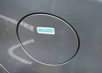 NISSAN NOTE KLAPKA WLEWU PALIWA #
