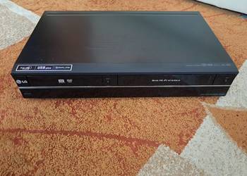 Nagrywarka VHS na DVD LG RC389H