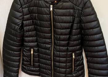 Nowa kurtka firmy Guess