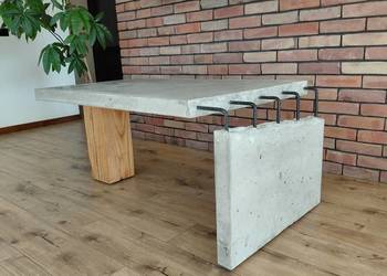 Stół pojedynczy egzemplarz Beton Drewno Stal. Wymiary 130x70x60