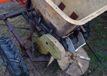 Rozsiewacz nawozu kos