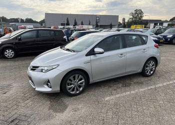 Toyota Auris Hybryda 1.8
