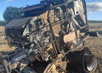 Sprzedam spaloną prasę kverneland 6716 całość lub czesci