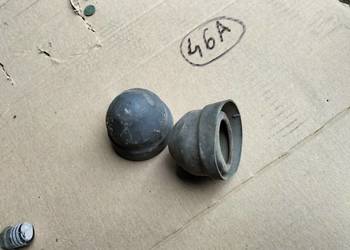 OPEL ASTRA F OSŁONA ŚRUBY AMORTYZATORA W BAGAŻNIKU