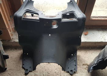 Piaggio X-evo xevo kokpit osłona przed kolana x8
