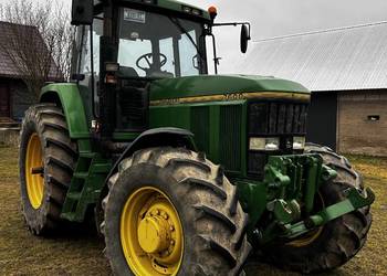 Ciągnik John Deere 7600