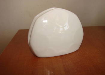 biały porcelanowy serwetnik