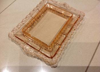 Szklana Maselniczka z Różowego Szkła Vintage