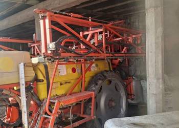 Opryskiwacz Douven 2400l