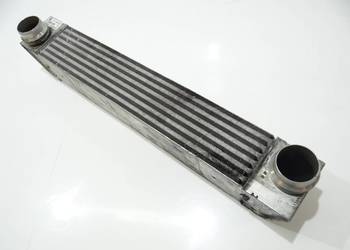 CHŁODNICA INTERCOOLERA BMW E60 E61 LCI 306D3 7795823