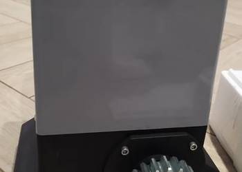 Automat do bramy przesuwnej na pilota Wi-Fi Automat do bramy przesuwnej na pilota Wi-Fi