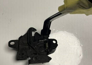 Toyota Auris 12-18 zamek maski przód