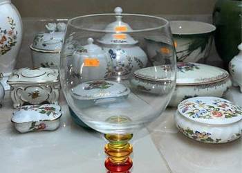 Kieliszek do wina. Kolorowa Nóżka. Czara jest przezroczysta.  Cena 95 zł. Z