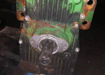 John Deere WOM Przedni