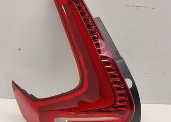 VOLVO XC40 LAMPA LEWY TYŁ 31446790