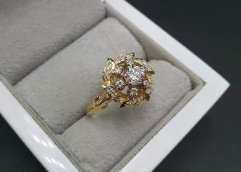 PIĘKNY ZŁOTY PIERŚCIONEK ZDOBIONY BRYLANTAMI
