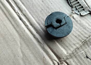 AUDI 80 B3 80B3 80B4 80 B4 90 Q  STYROPIANOWA USZCZELKA PRZEWODU MASKI