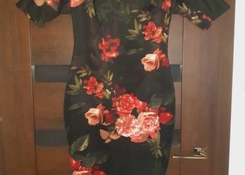 sukienka czarna w kwiaty M ołówkowa