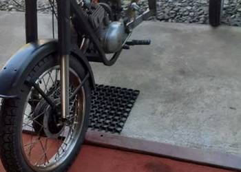 Trójkołowiec M 06 B