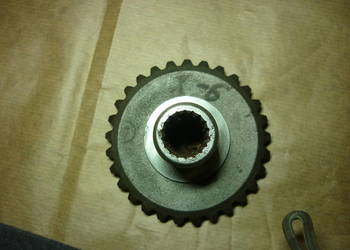Koło zębate do silnika czołgowego.
