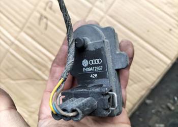 SILNICZEK REGULACJI LAMPY VW GOLF  1H0941295F
