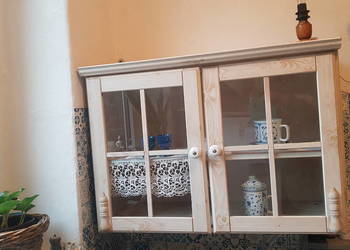 witryna drewniana bielona