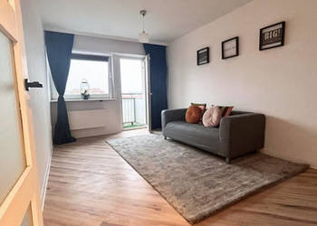 Przytulne| 2pokoje| Balkon | Oddzielna kuchnia | Metro| Parking za szlaban…