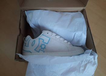 Buty DC Shoes Court Graffik SD 300678 r. 42 27cm Off Wht/Blu(101) Skate