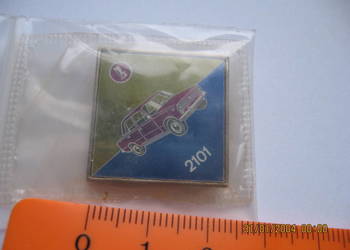 Lada Łada VAZ 2101 kopiejka Żiguli przypinka odznaka auto PRL