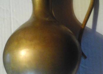 Dzbanek mosiężny plus świecznik.