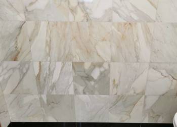 Płytki marmurowe ONYX GOLD 30,5x30,5x1 poler mat