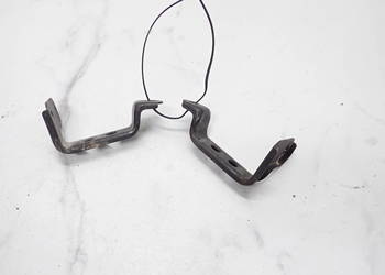 Dwa Uchwyty Uchwyt Mocowanie Owiewki Suzuki SV 650 98-02r