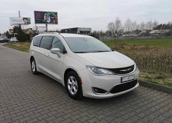 Chrysler Pacifica Touring-L Plus 8 osobowa
