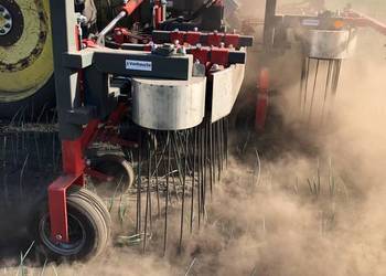 Pielnik - odchwaszczacz do szkółek krzyżakowy – szerokość robocza 1,8 m