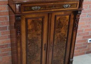 Piękna bieliźniarka eklektyczna antyk