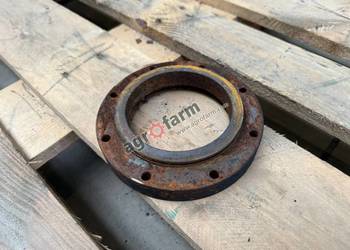 Pokrywa wału napędowego John Deere 6120M 6140R