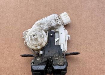 Zamek klapy bagażnika Toyota Yaris III 2011-2020