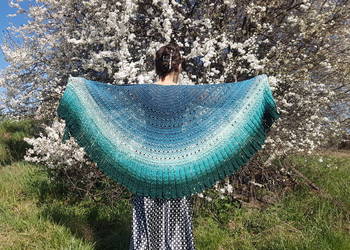 Chusta ombre półokrągła na szydełku handmade