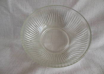 Salaterka duża szklana paskowana PRL