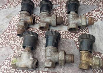 Zawór grzejnikowy mosiężny DN 20 DN15