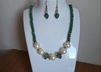 Sprzedam  zestaw: eleganckie klasyczne korale i kolczyki