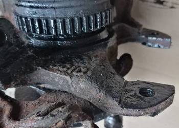 Mazda 323F BA piasta zwrotnica półoś z przegubem