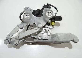 ZAWIAS NABÓJ PIROTECHNICZNY LEWY MASKI BMW E88 300