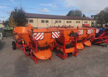 Piaskarka posypywarka Komunalna 550kg 1200kg z podłogą wibracyjną DEXWAL