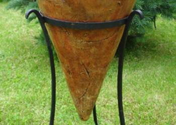 Sprzedam donicę ceramiczną w stojaku od kowala. 40 x 60 cm.
