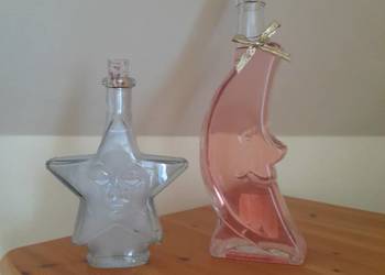 Dwie szklane karafki: gwiazda i księżyc